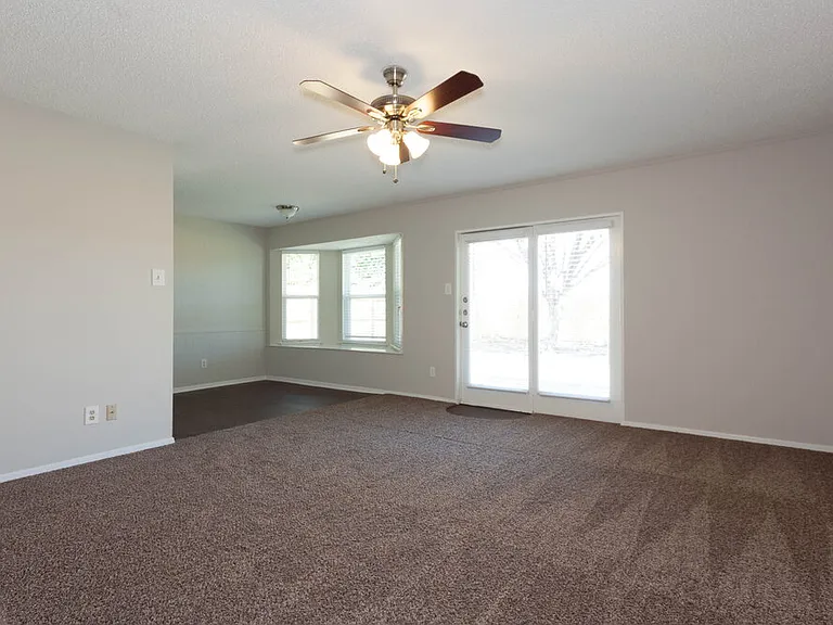 6053 Herschel Dr — Photo 2