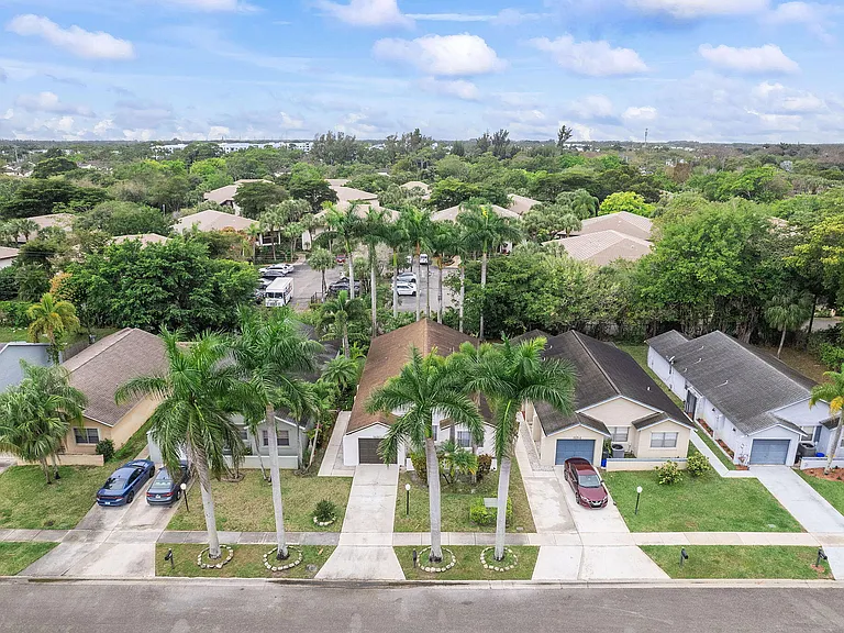 9180 Pine Springs Dr — Photo 29