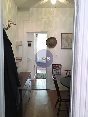 Rented by RES New York | media 21