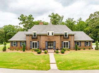 810 E Main St, Parsons, TN 38363