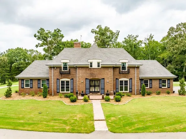 810 E Main St, Parsons, TN 38363