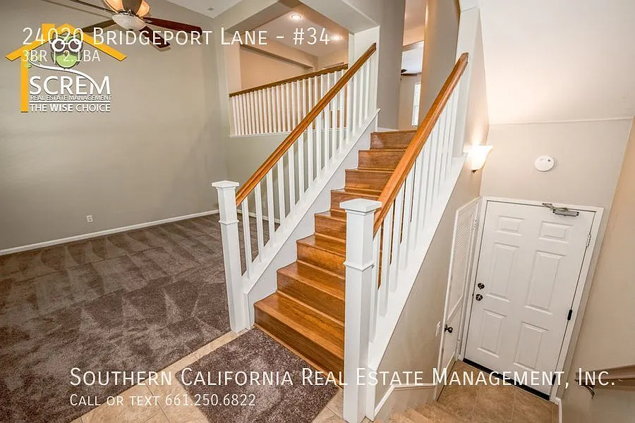 Tri Level Three Bedroom Bridgeport Townhome in Valencia — Photo 3