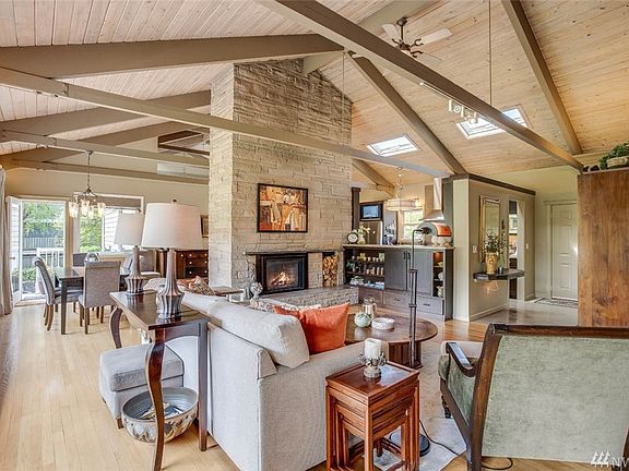 Open concept living with large spaces for dining, entertaining and relaxing. 