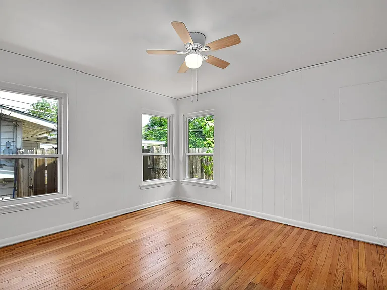 430 Beryl Dr — Photo 17