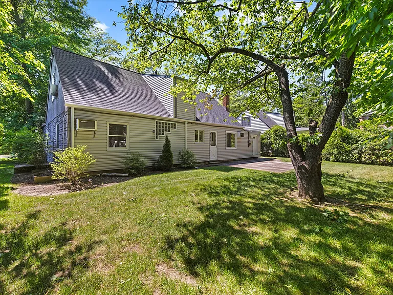 55 Warwick Rd — Photo 34