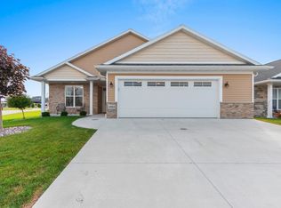 4884 Wyld Berry Way, Hobart, WI 54155