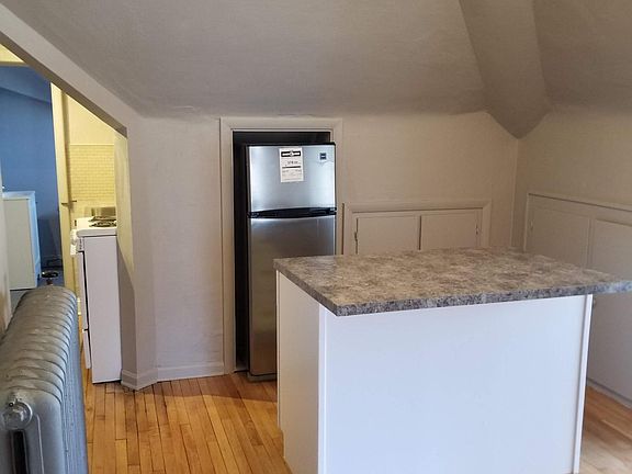 3rd image of 686 W Market St #3B