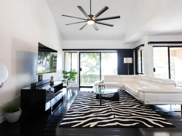 321 Kaelepulu Dr APT B, Kailua, HI 96734