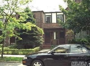 6754 Fleet St, Forest Hills, NY 11375