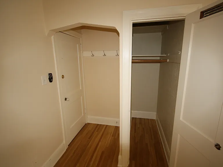 4263 SE Belmont St #303 — Photo 5