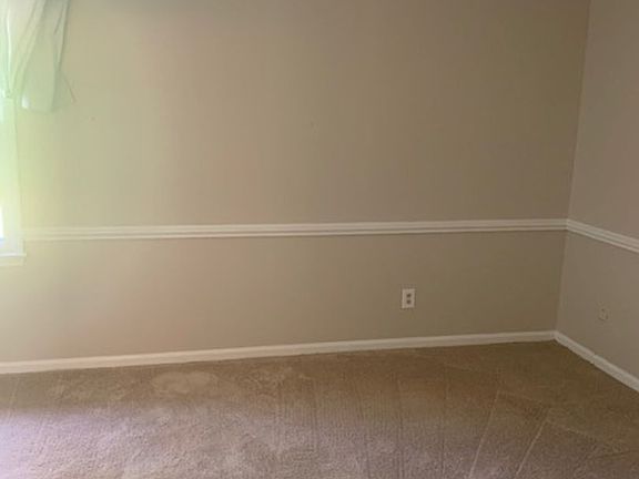 5th image of 28 Summercreek Dr