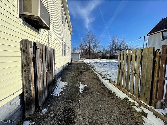 5th image of 3353 E 125th St