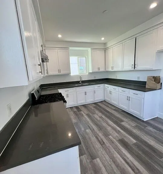 789 E 41st Pl — Photo 5