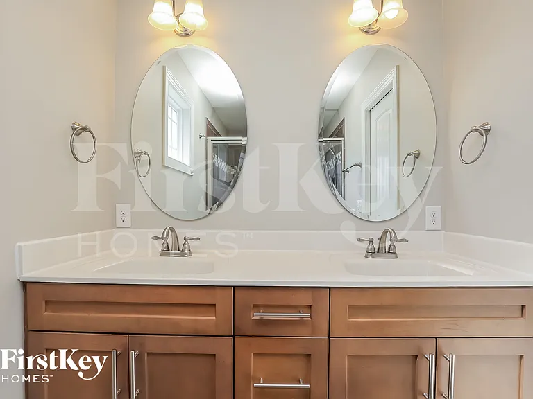 669 Richards Dr — Photo 10