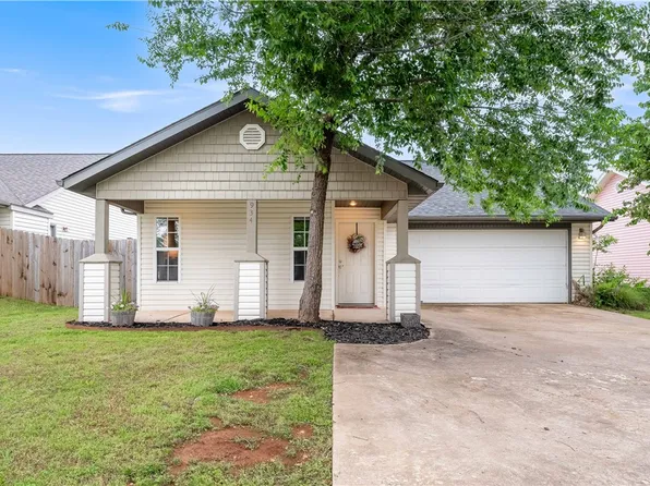 934 S 24th St, Rogers, AR 72758