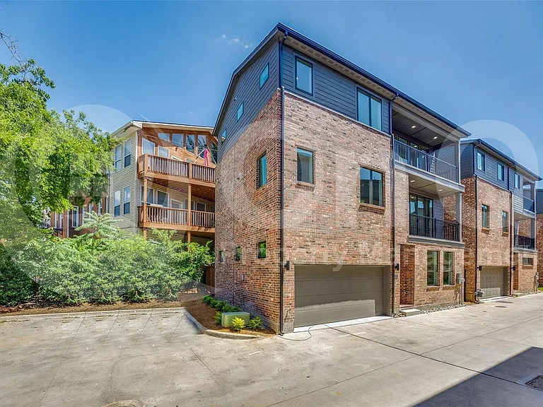 1552 Cosette Dr — Photo 2