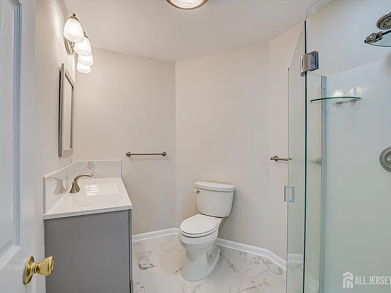 145 Somerset Ave — Photo 24