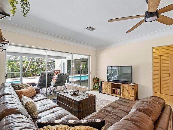 5th image of 1348 SW 4th Street