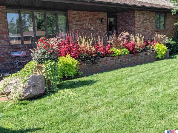 314 Regency Dr, York, NE 68467