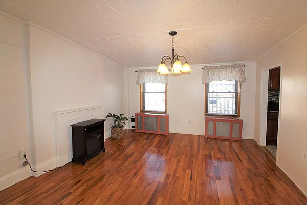 Rented by Compass | media 9