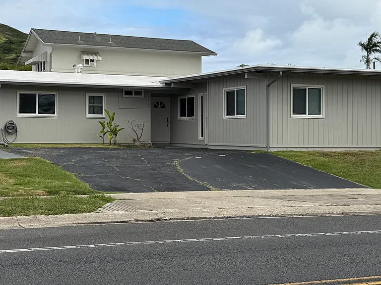 653 Wanaao Rd — Photo 1