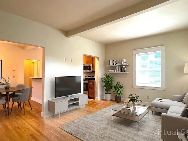 106 Pearl Ave SE — Photo 2