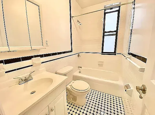 Rented by Oxford Property Group | media 9