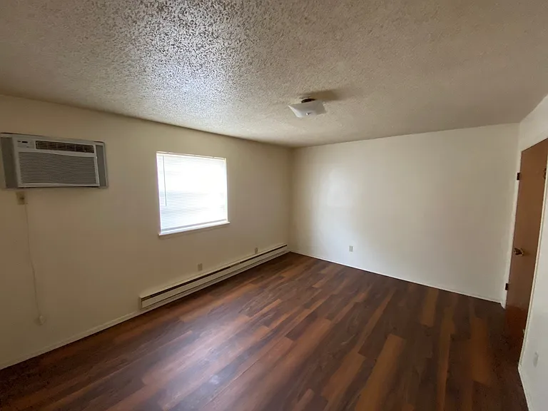 220 SW 34th St #9 — Photo 12