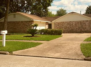 15715 Amapola Dr, Houston, TX 77083