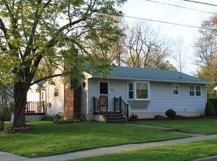 24 Sandy Ln, Burlington, VT 05408