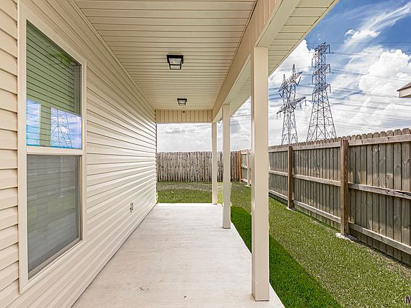 5th image of 1865 Oakwood Dr