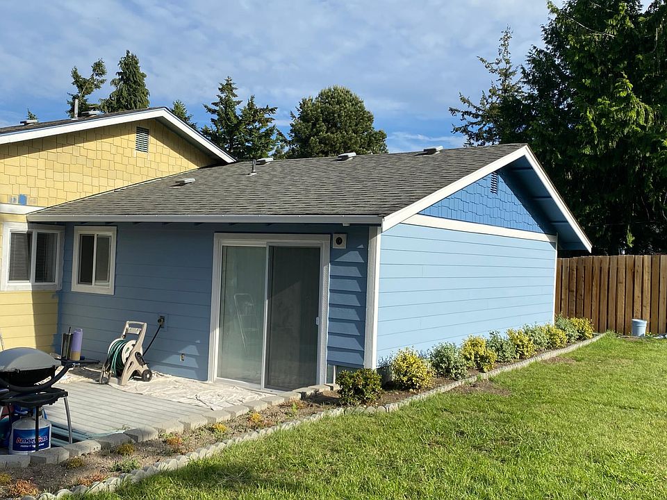 2nd image of 2204 E Day Island Blvd W