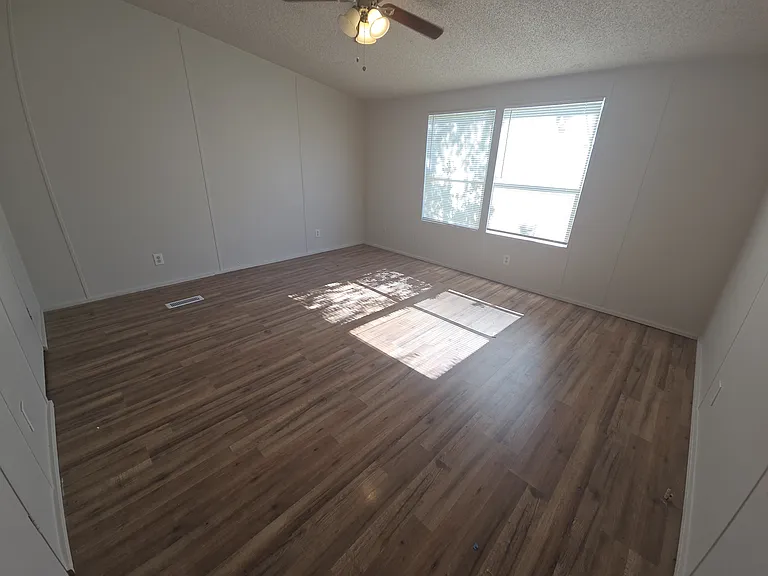 8444 Longhorn Dr — Photo 3