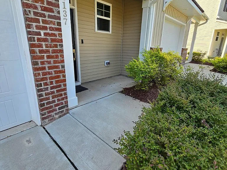 6137 Beale Loop — Photo 3
