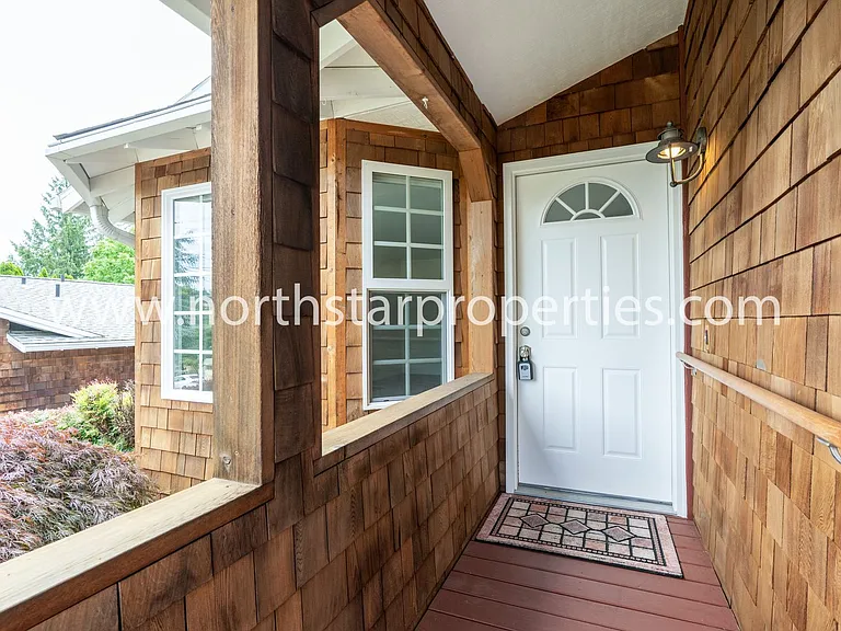 3540 SW Falcon St — Photo 4