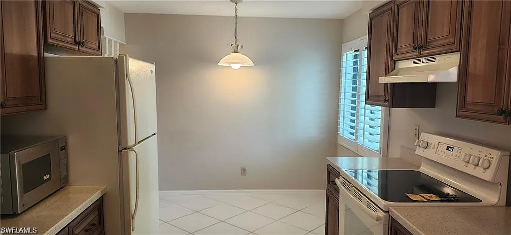 2 bed, 2.0 bath, 1193 sqft, $5,000 — Photo 4