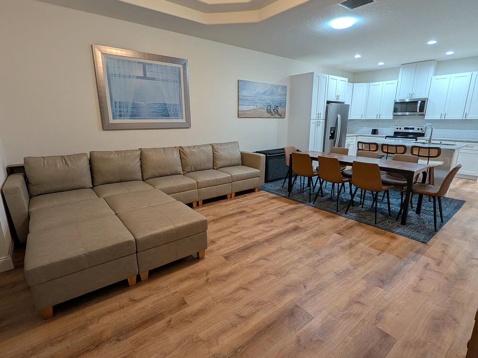 3 bed, 1200 sqft, $2,850 — Photo 1