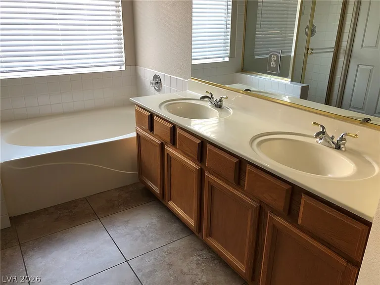 9724 Sandmist Ave — Photo 19