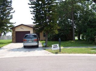 901 Old Field Dr, Brandon, FL 33511