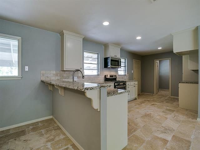 1st image of 710 Oakwood Dr