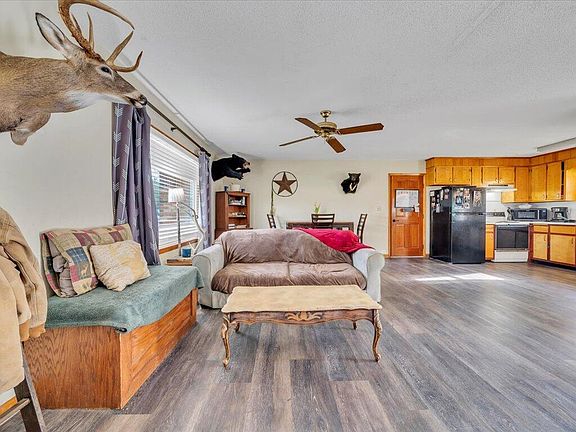 4th image of 1136 S County Line Rd