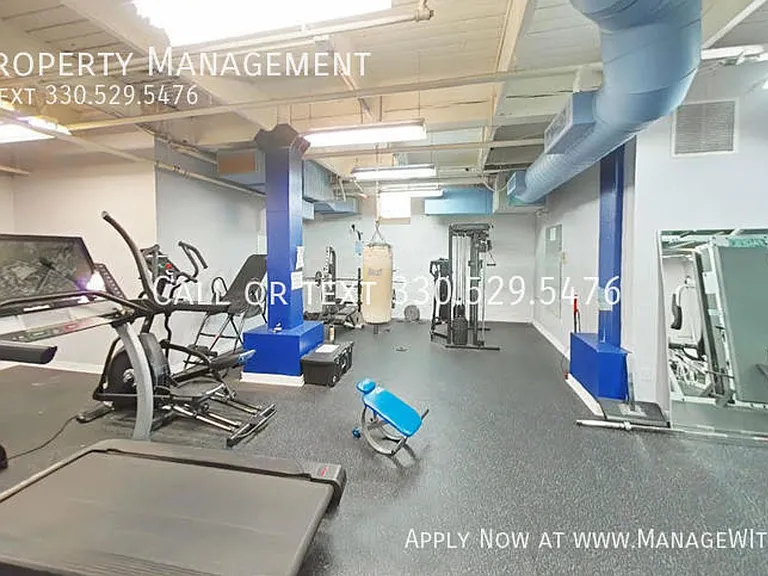 1133 W 9th Street — Photo 32