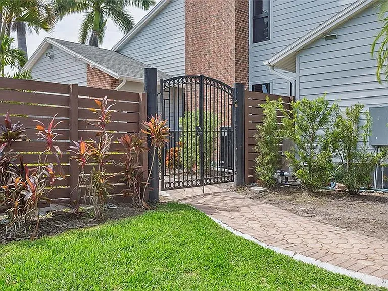 769 Kingston Ct — Photo 44
