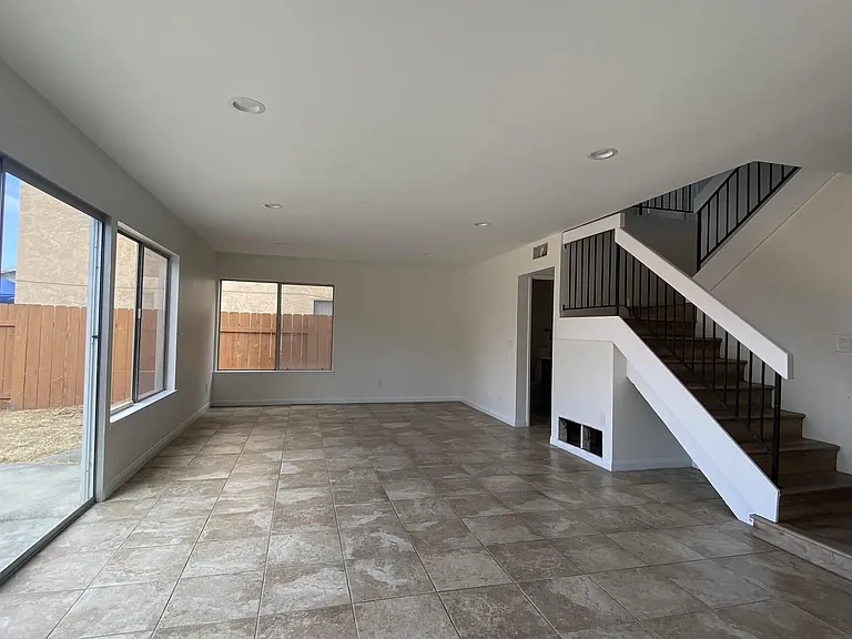 8703 Octans St — Photo 4