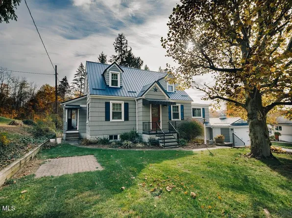 400 Parkhill Dr, Johnstown, PA 15909