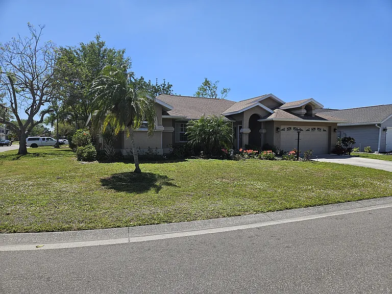 3110 57th Avenue Cir E — Photo 2