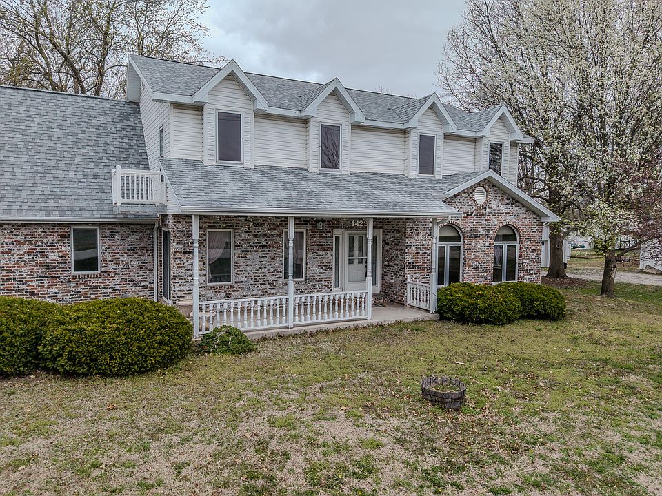 1st image of 1429 W Locust Street