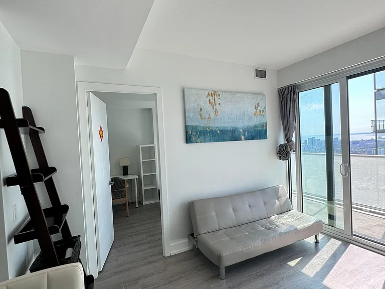 7 Grenville St #5401 — Photo 6