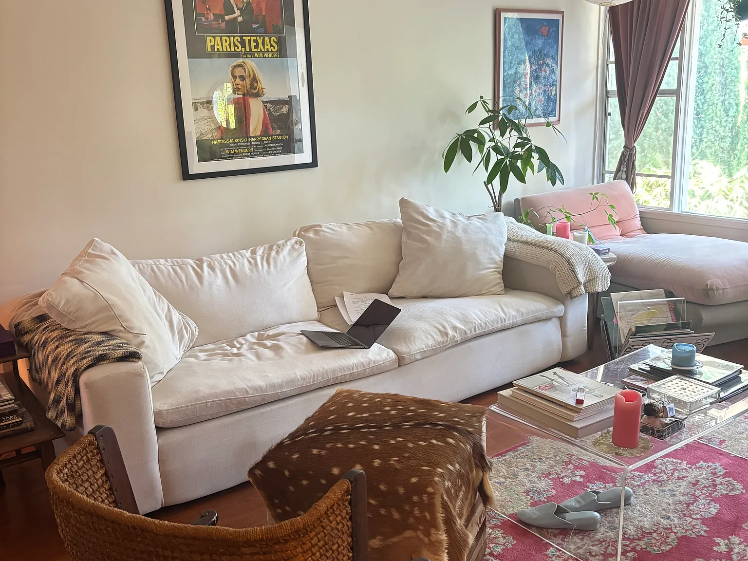 2135 N Beachwood Dr — Photo 3