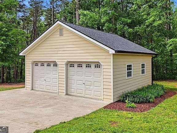 4th image of 2235 Lower Burris Rd